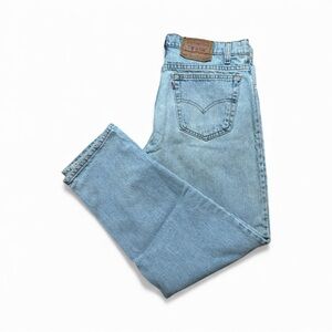 Vintage Made In USA Levi’s 550 34x29 Men’s 90s Relaxed Light Wash